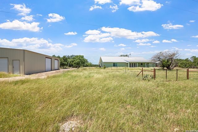 110 live oak, Kerrville, TX 78028