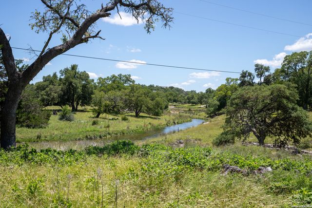 110 live oak, Kerrville, TX 78028