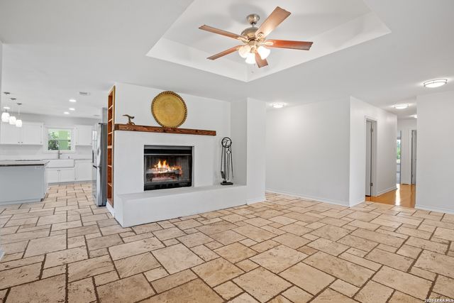 110 live oak, Kerrville, TX 78028