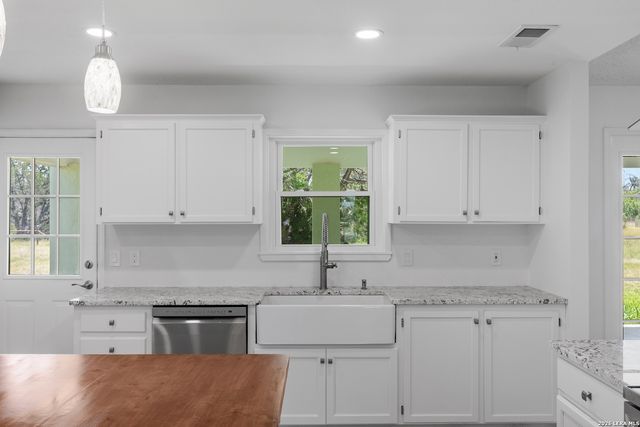 110 live oak, Kerrville, TX 78028