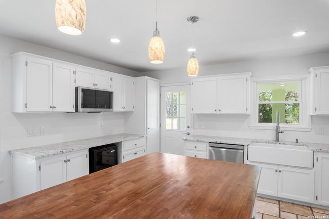 110 live oak, Kerrville, TX 78028