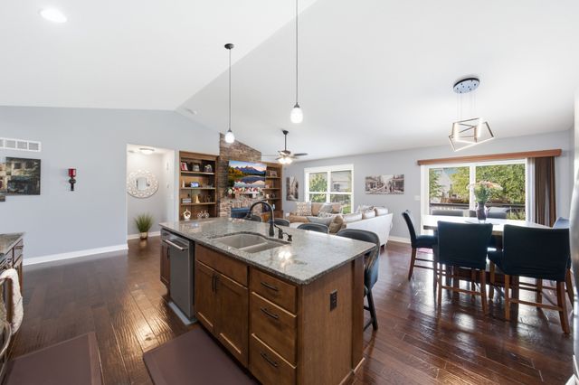 319 31st Street SW, Altoona, IA 50009