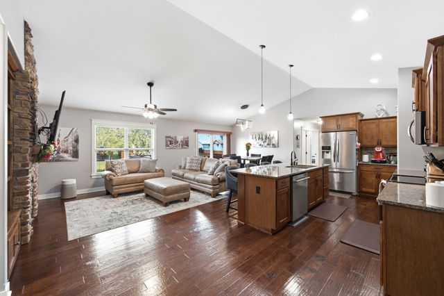 319 31st Street SW, Altoona, IA 50009