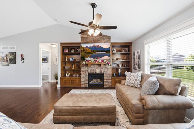 319 31st Street SW, Altoona, IA 50009