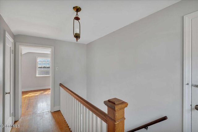 43 Crescent Drive, Albany, NY 12208
