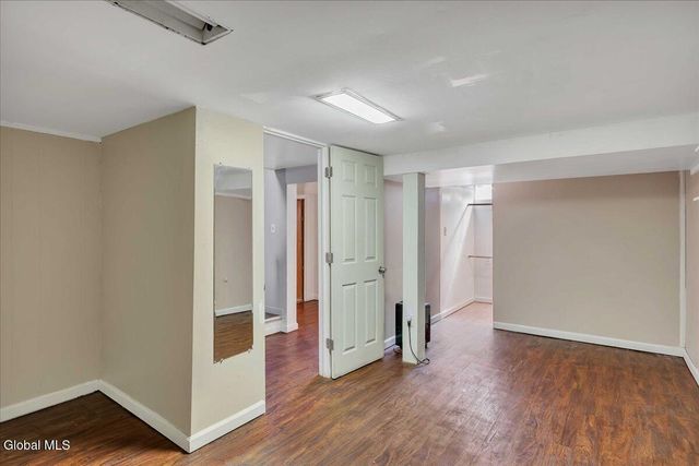 43 Crescent Drive, Albany, NY 12208
