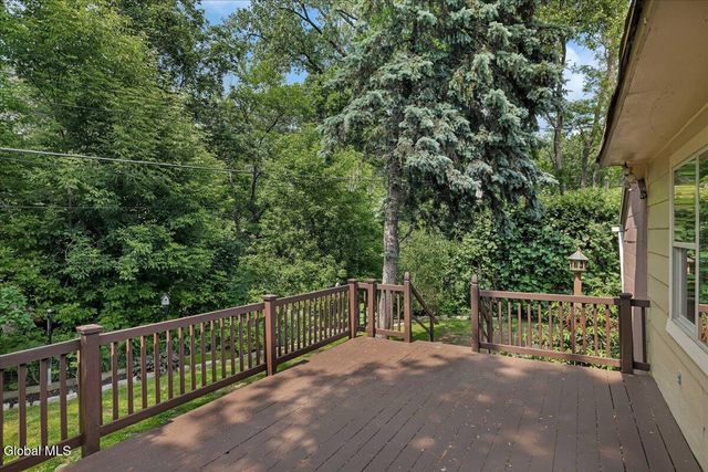 43 Crescent Drive, Albany, NY 12208