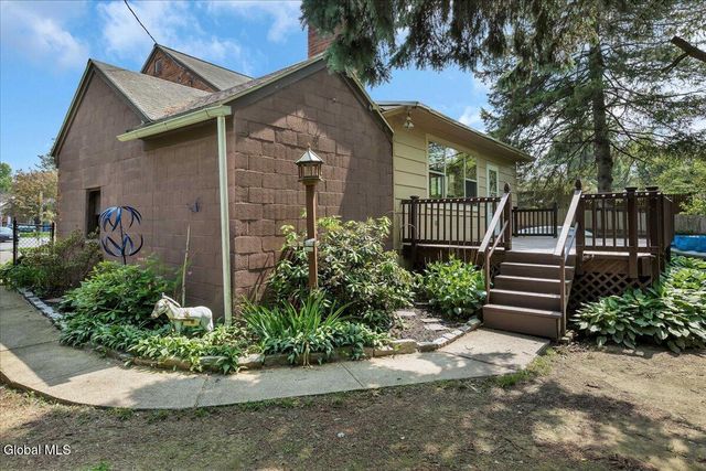 43 Crescent Drive, Albany, NY 12208