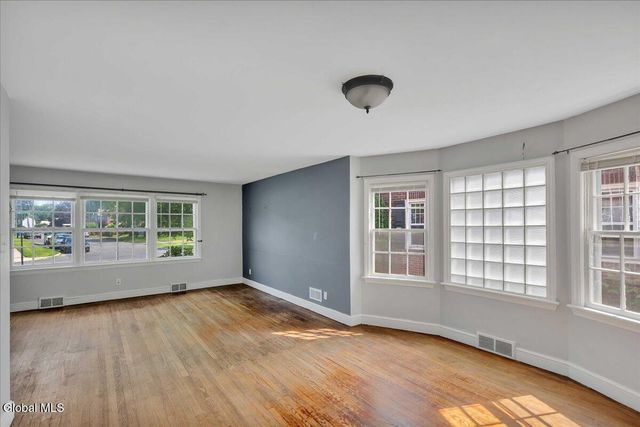 43 Crescent Drive, Albany, NY 12208