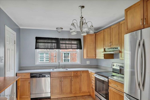 43 Crescent Drive, Albany, NY 12208
