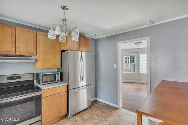 43 Crescent Drive, Albany, NY 12208