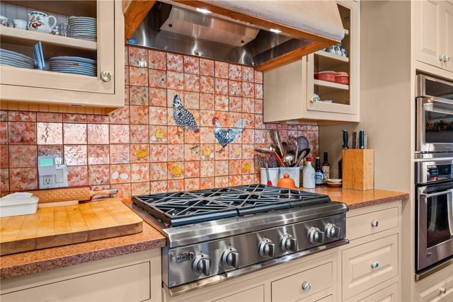 71 County Road 155, Abiquiu, NM 87510