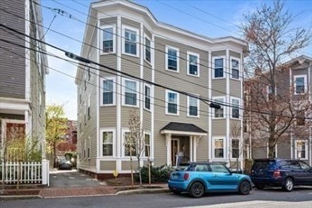 35 Magnolia Ave 2, Cambridge, MA 02138