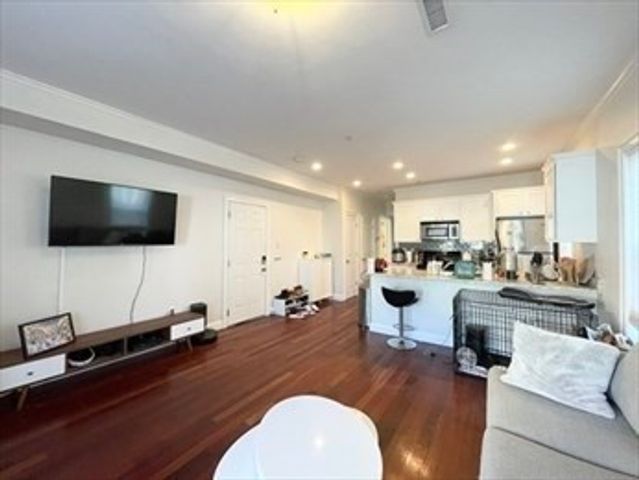 35 Magnolia Ave 2, Cambridge, MA 02138