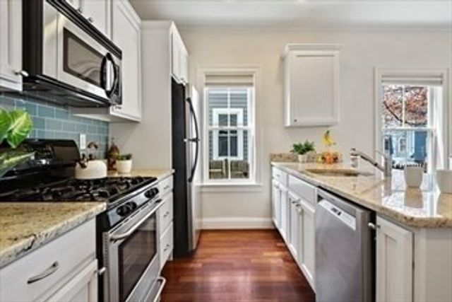 35 Magnolia Ave 2, Cambridge, MA 02138