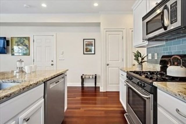 35 Magnolia Ave 2, Cambridge, MA 02138