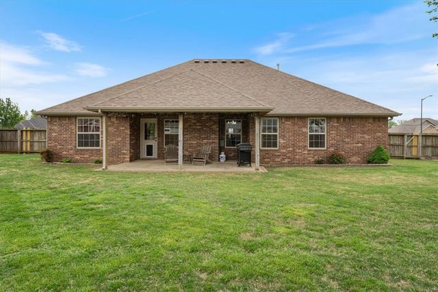 7005 Overland Drive, Siloam Springs, AR 72761