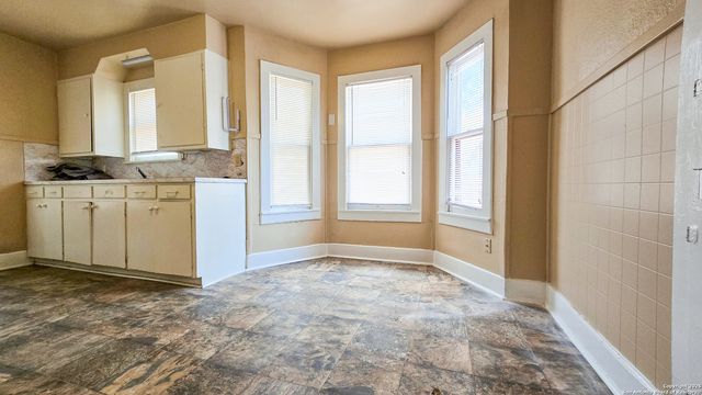 162 W Faust, New Braunfels, TX 78130