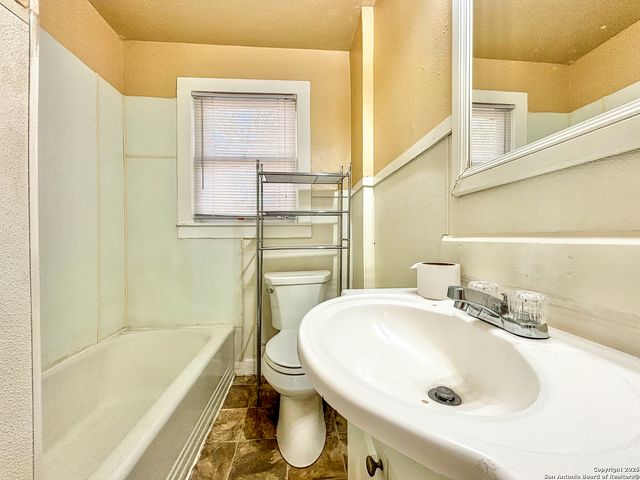 162 W Faust, New Braunfels, TX 78130