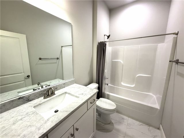 2700 Nottingham Avenue, Bentonville, AR 72713