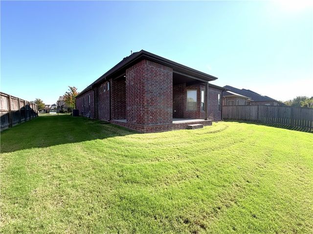 2700 Nottingham Avenue, Bentonville, AR 72713