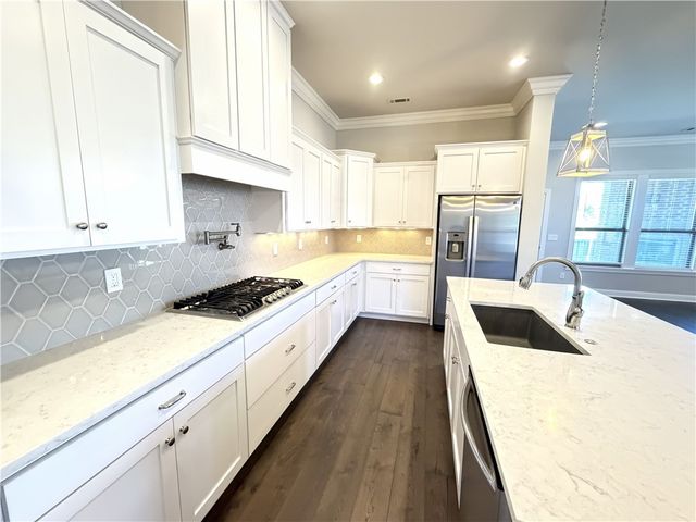 2700 Nottingham Avenue, Bentonville, AR 72713