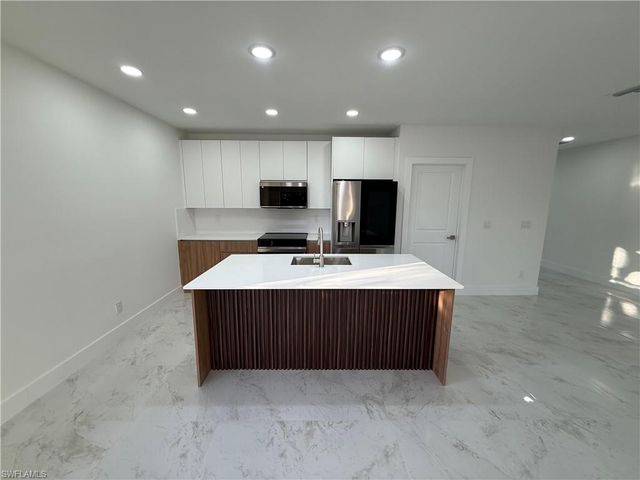 2012 NE 28th ST, Cape Coral, FL 33909