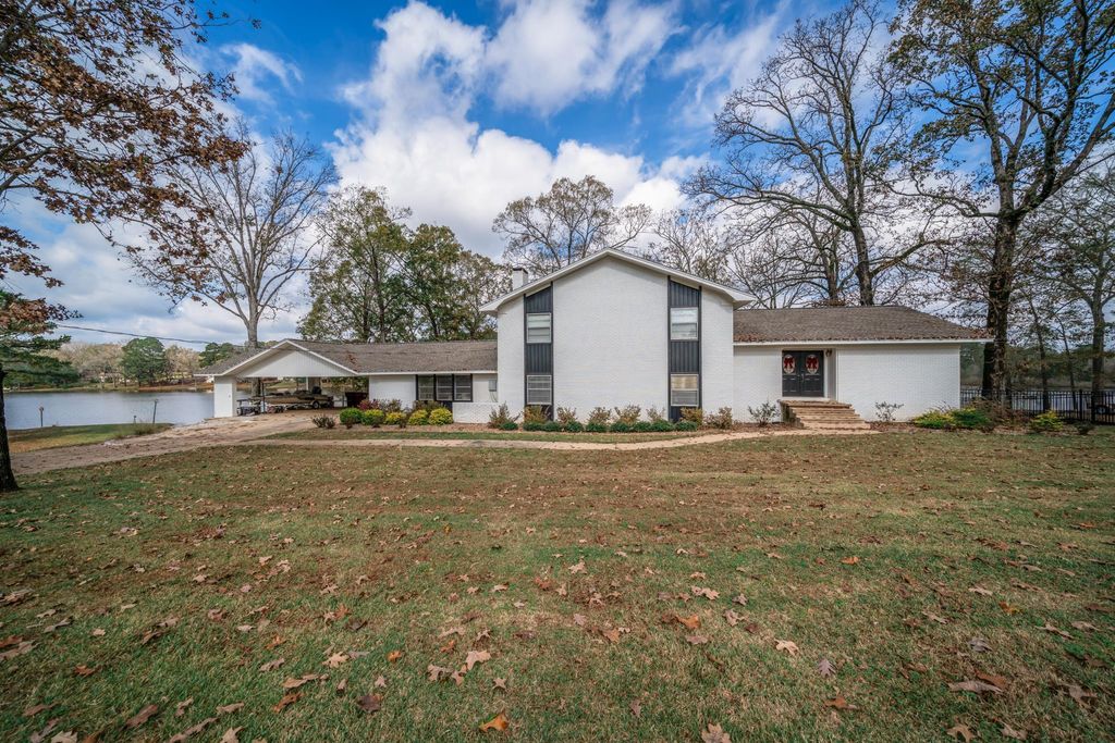 1316 Choctaw, Atlanta, TX 75551