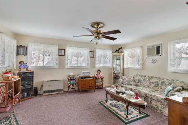 6 East Avenue, Colchester (colchester), VT 05446