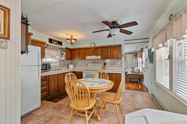 6 East Avenue, Colchester (colchester), VT 05446