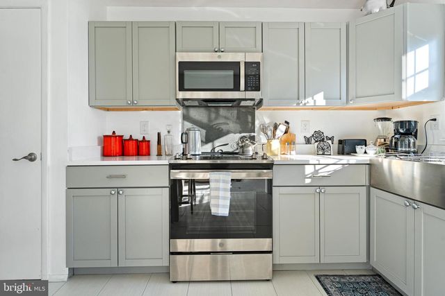 14 NARBERTH PL, Southampton, NJ 08088