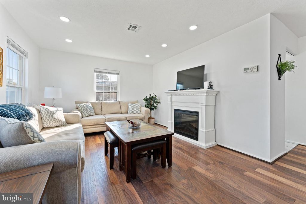 14 NARBERTH PL, Southampton, NJ 08088