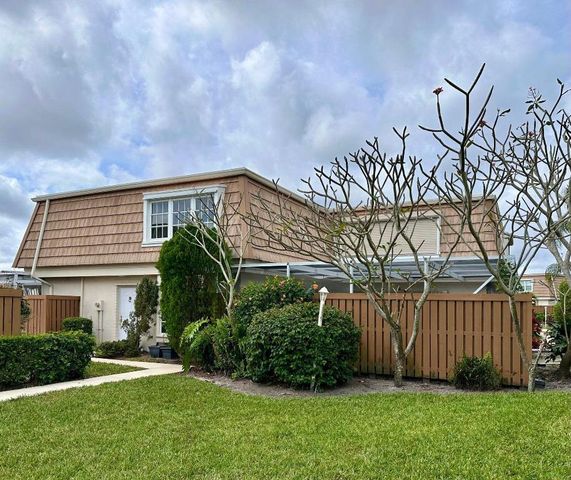 11551 Winchester Drive, Palm Beach Gardens, FL 33410