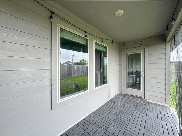 8203 Tamarind Lane, Baytown, TX 77521