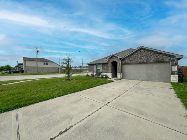 8203 Tamarind Lane, Baytown, TX 77521