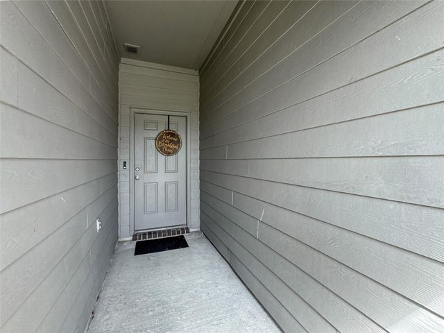 8203 Tamarind Lane, Baytown, TX 77521