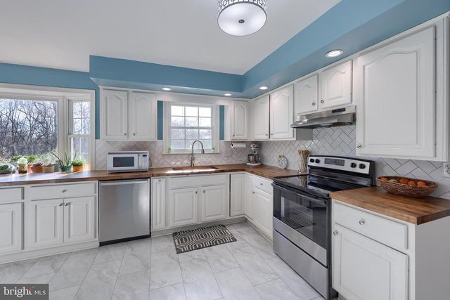 6659 JACKSON DR, Seven Valleys, PA 17360