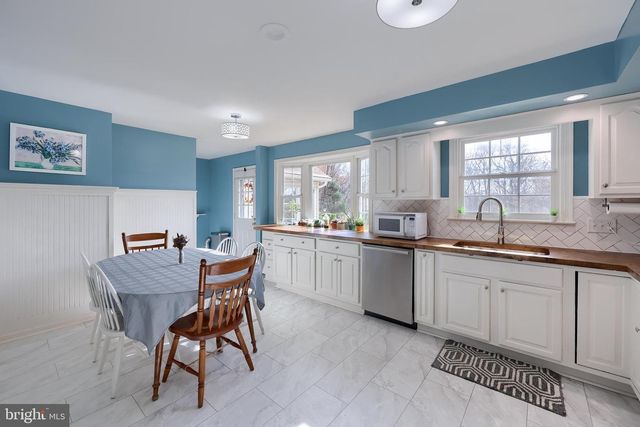 6659 JACKSON DR, Seven Valleys, PA 17360