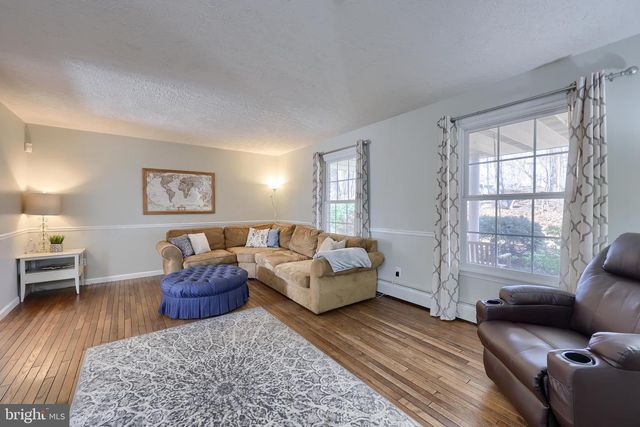 6659 JACKSON DR, Seven Valleys, PA 17360