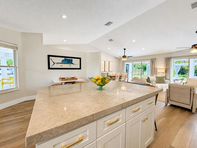 341 Suwanee Avenue, Jupiter, FL 33458