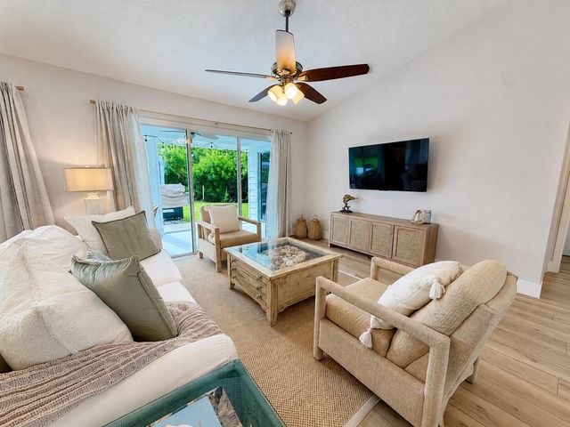 341 Suwanee Avenue, Jupiter, FL 33458