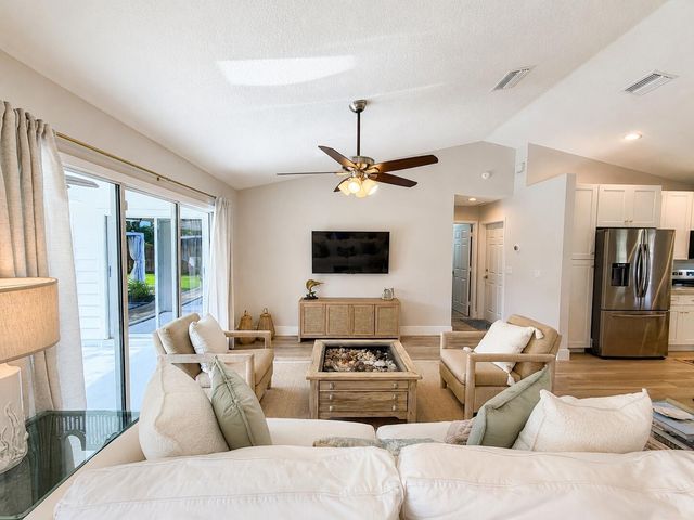 341 Suwanee Avenue, Jupiter, FL 33458