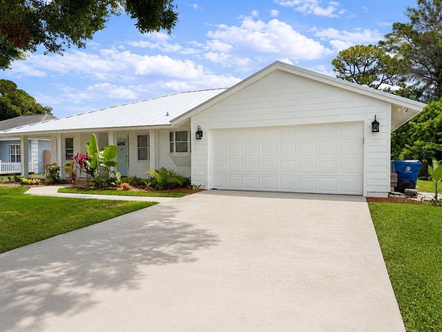 341 Suwanee Avenue, Jupiter, FL 33458