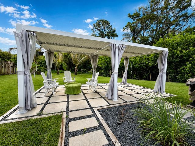 341 Suwanee Avenue, Jupiter, FL 33458