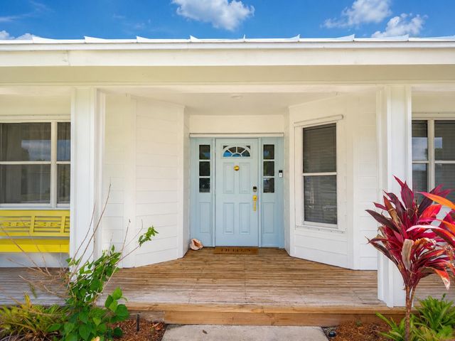 341 Suwanee Avenue, Jupiter, FL 33458
