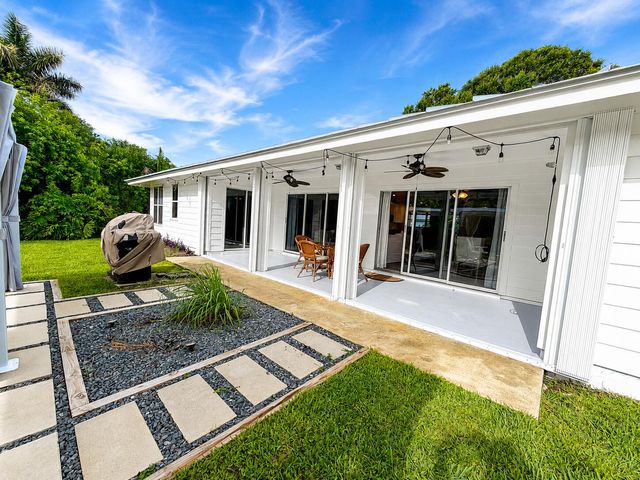 341 Suwanee Avenue, Jupiter, FL 33458