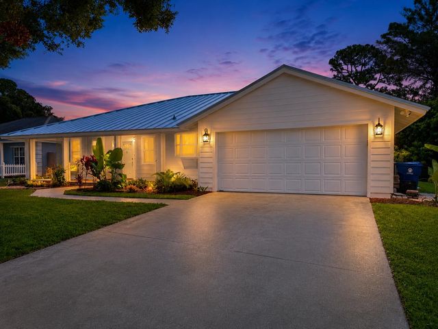 341 Suwanee Avenue, Jupiter, FL 33458