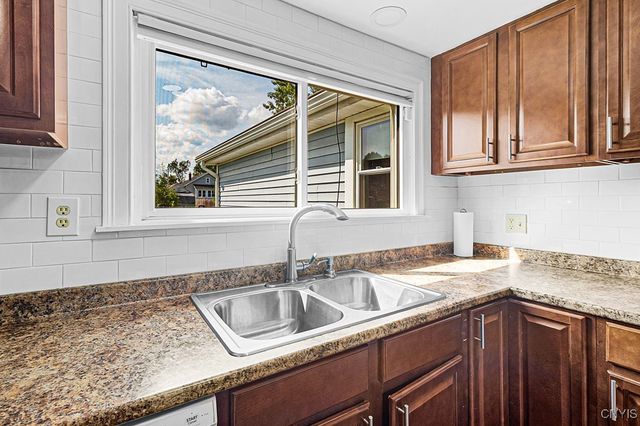 1220 Greenview Drive, Utica, NY 13501
