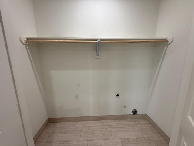 825 Mossey Drive, La Porte, TX 77571