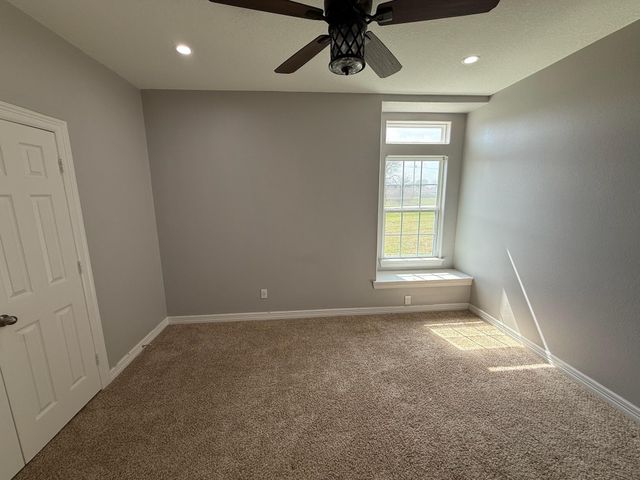 825 Mossey Drive, La Porte, TX 77571